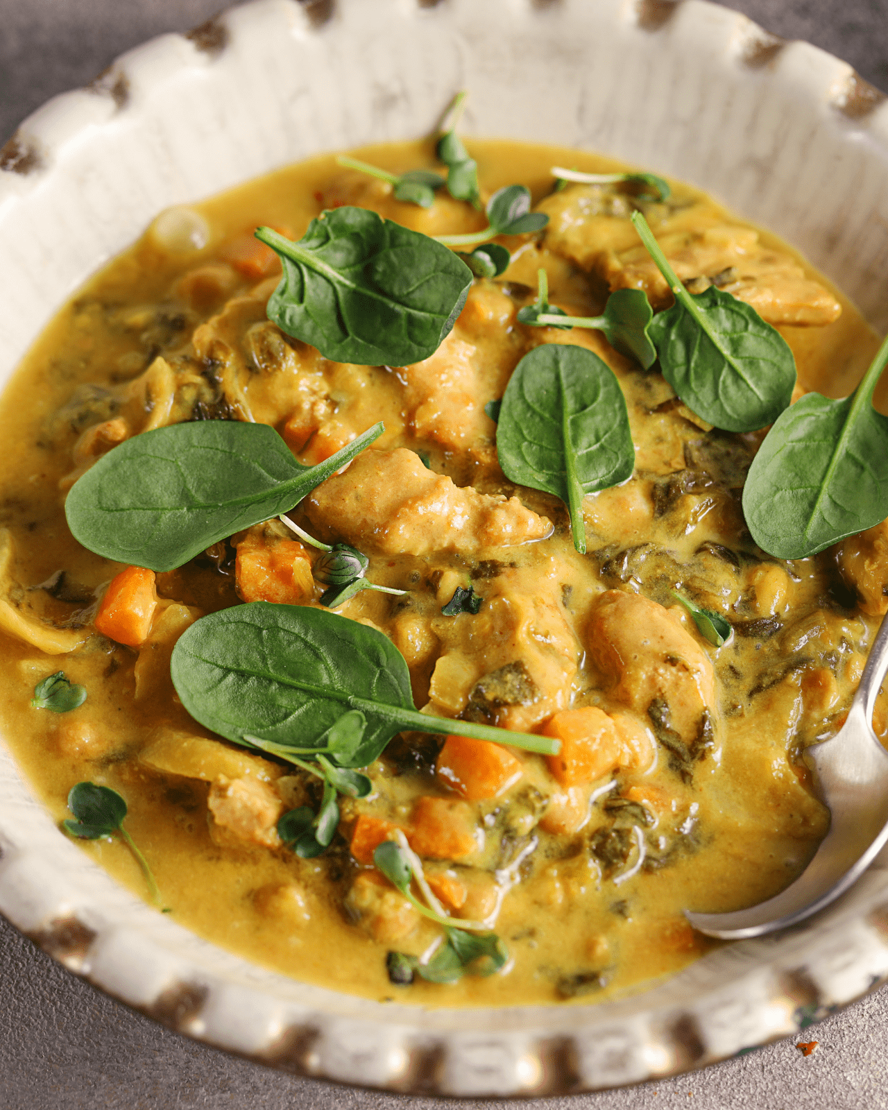 hähnchen spinat-curry - FITTASTE